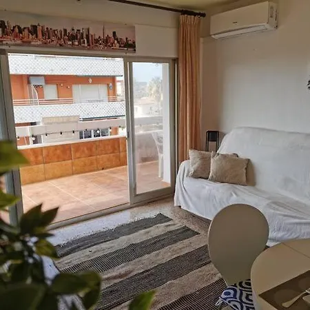 Appartman After Complet Reconstruction In Quiet Zone And Close To The Sea 아파트